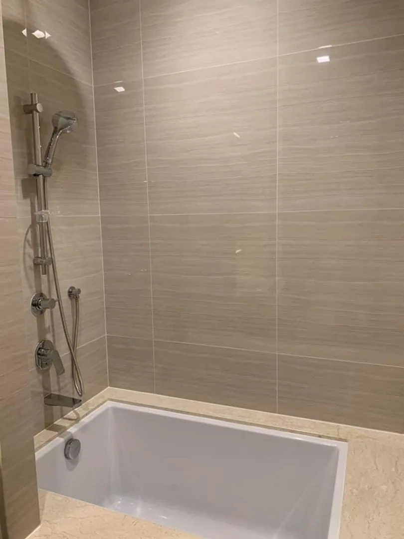 Property photos for Noble BE 33