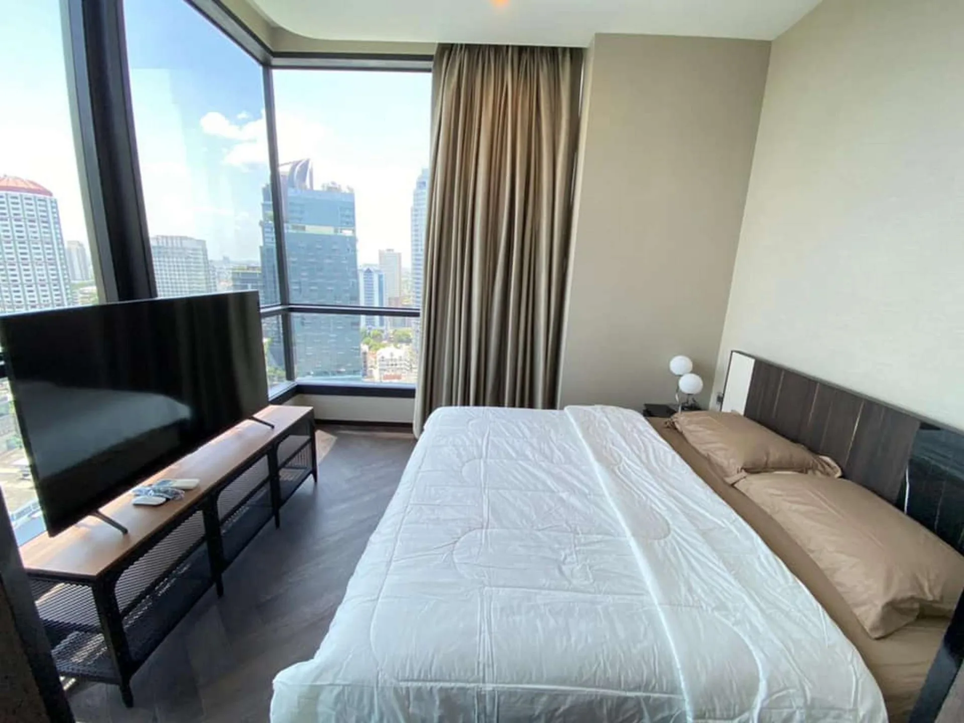 Property photos for The Esse Sukhumvit 36