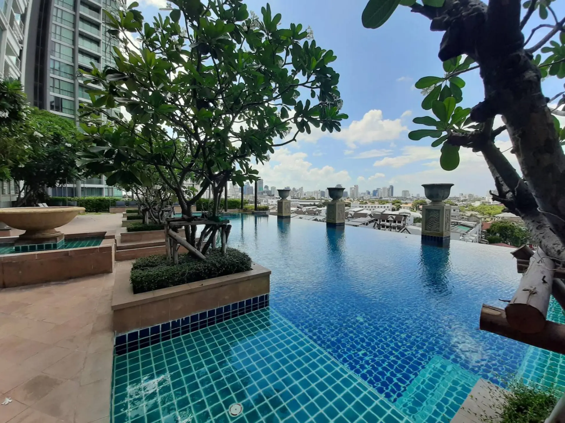 Property photos for Le Luk