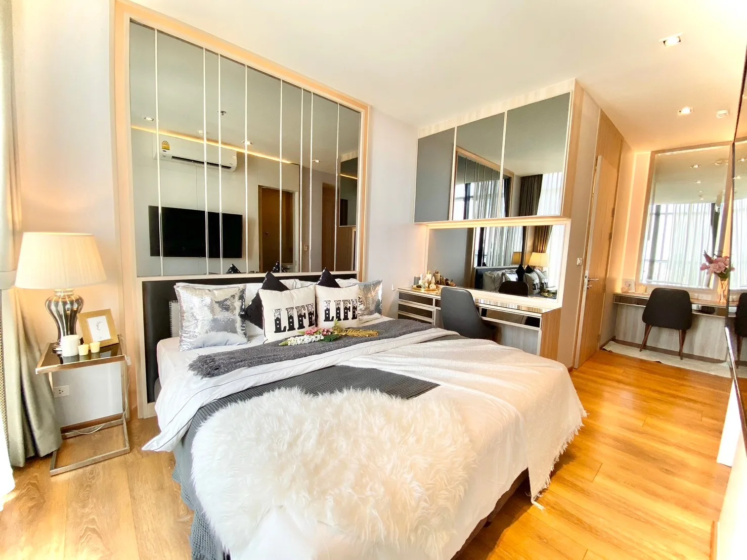 Property photos for Park Origin Phromphong