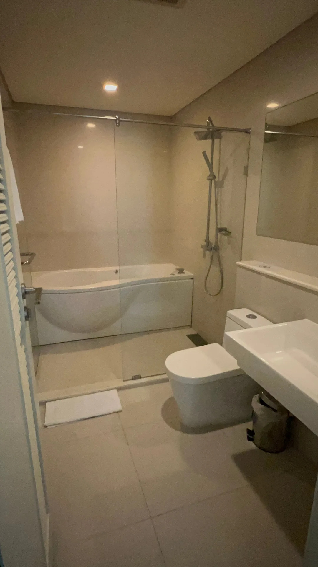 Property photos for Ivy Thonglor