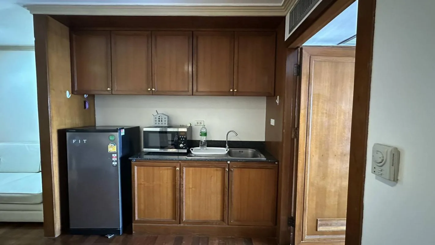 Property photos for State Tower