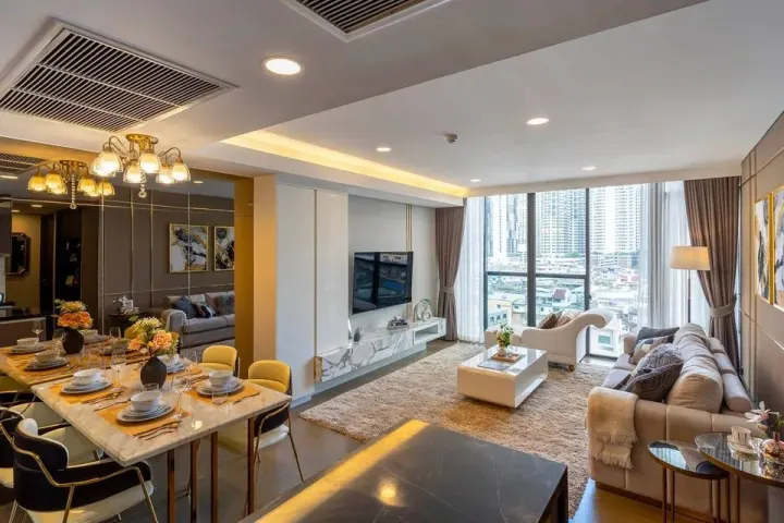 Property photos for Siamese Exclusive Queens