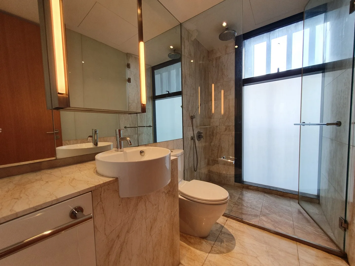 Property photos for The Met