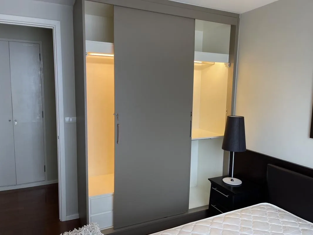Property photos for Siri On 8