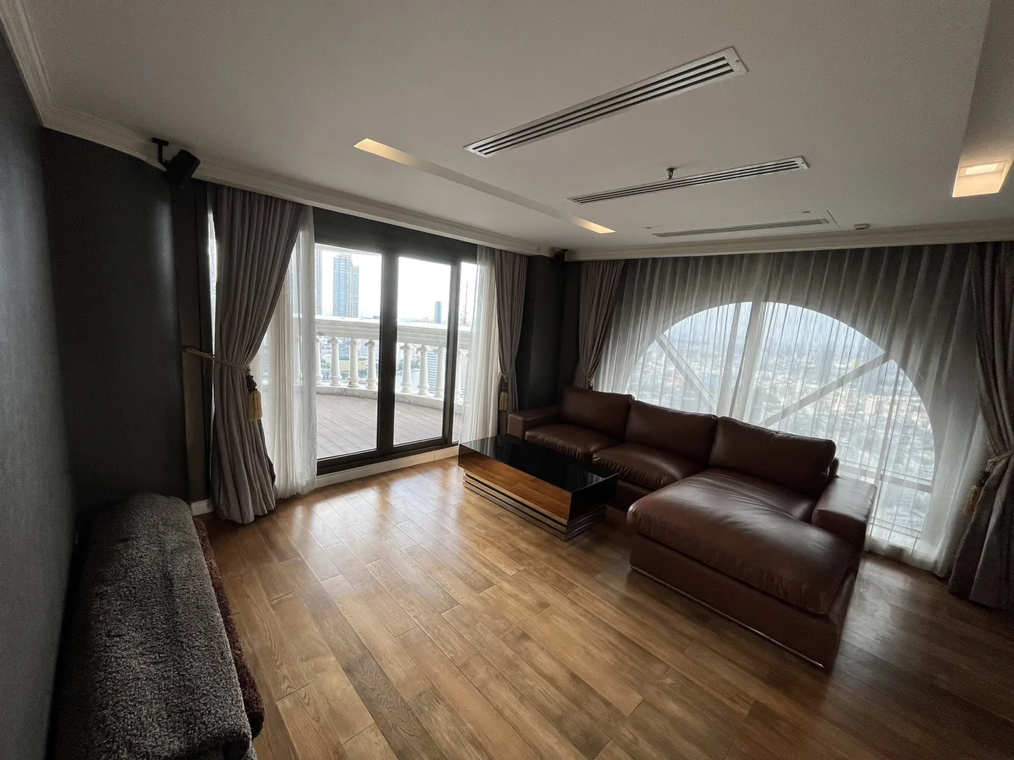 Property photos for State Tower