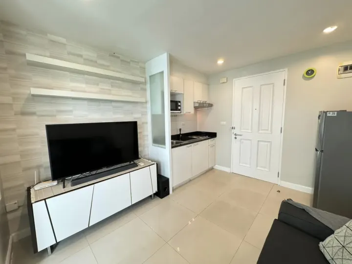 Property photos for The Clover Thonglor