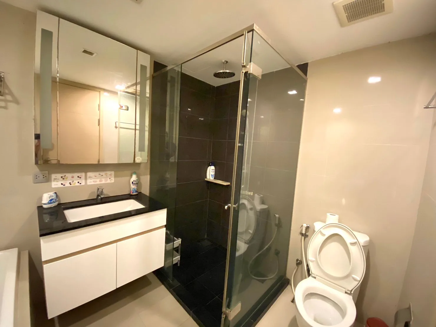 Property photos for Via Botani