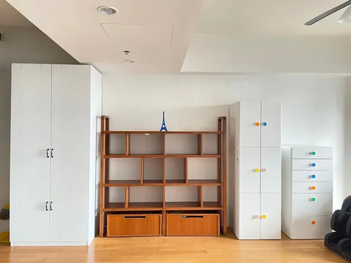 Property photos for The Met
