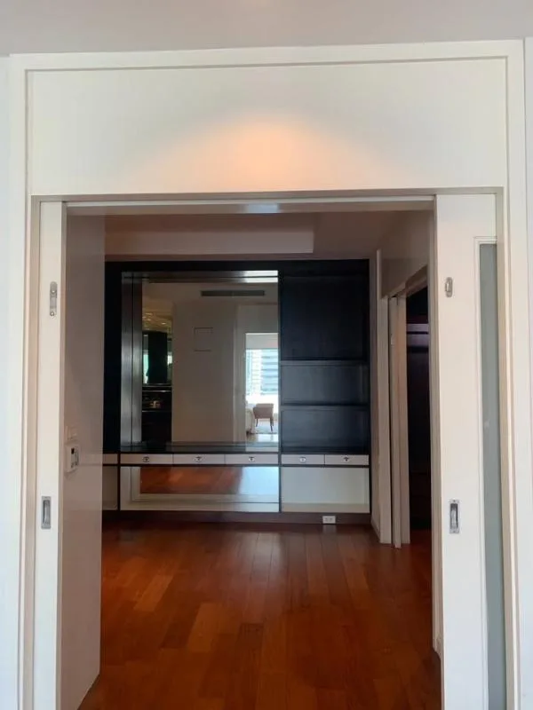 Property photos for Royal Residence Park