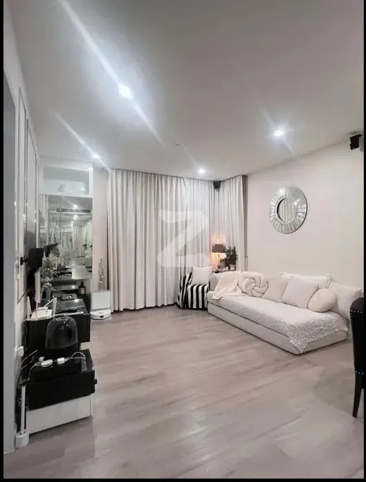 Property photos for The Room Sukhumvit 62