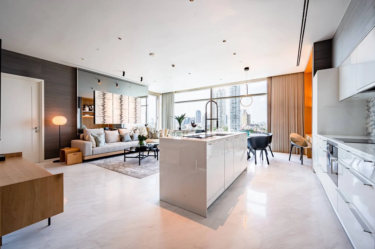 Property photos for Four Seasons Private Residences Bangkok