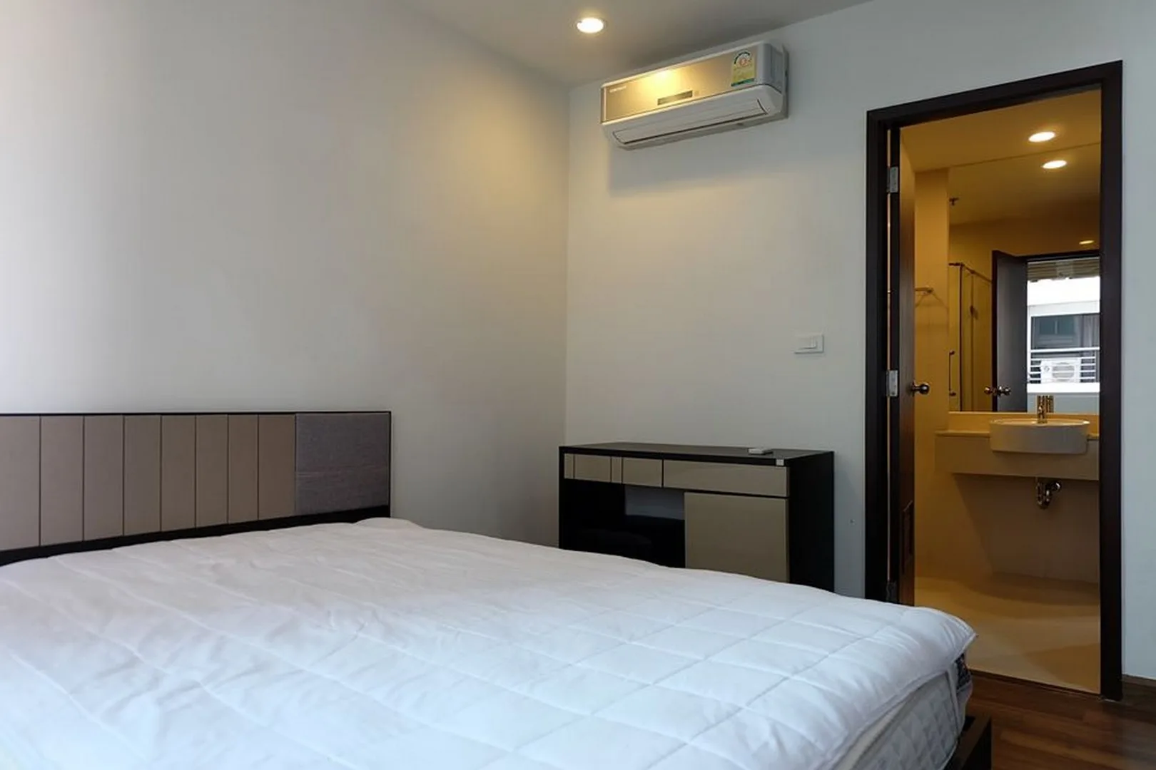 Property photos for The Rajdamri