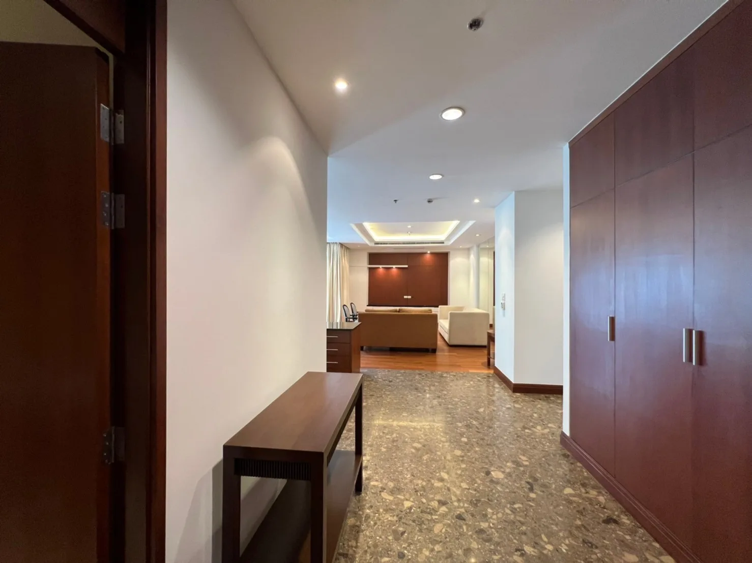 Property photos for Royal Residence Park