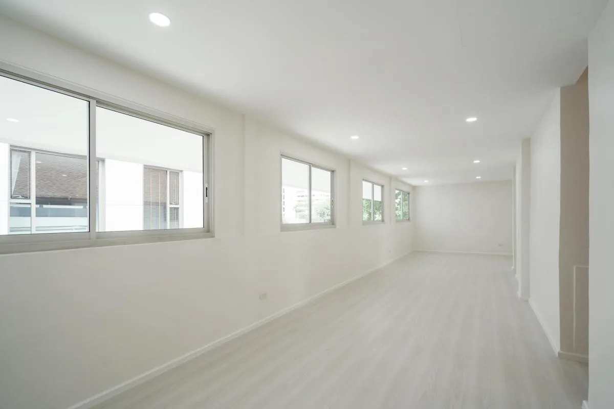 Property photos for Single House Suk 15