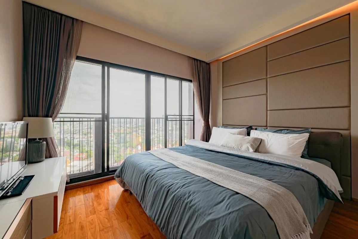 Property photos for Noble Reveal