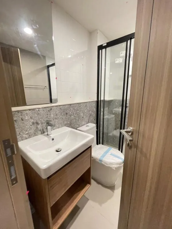 Property photos for THE LINE Phahonyothin Park