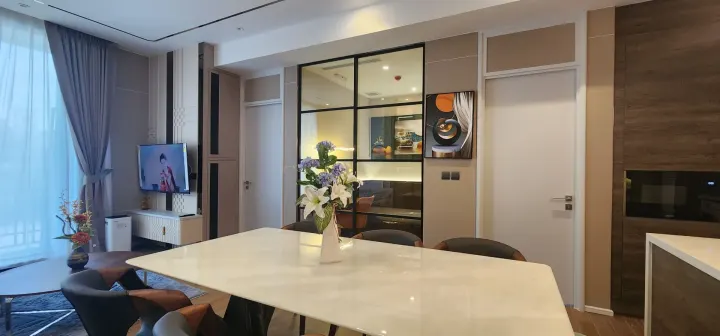 Property photos for Muniq Langsuan