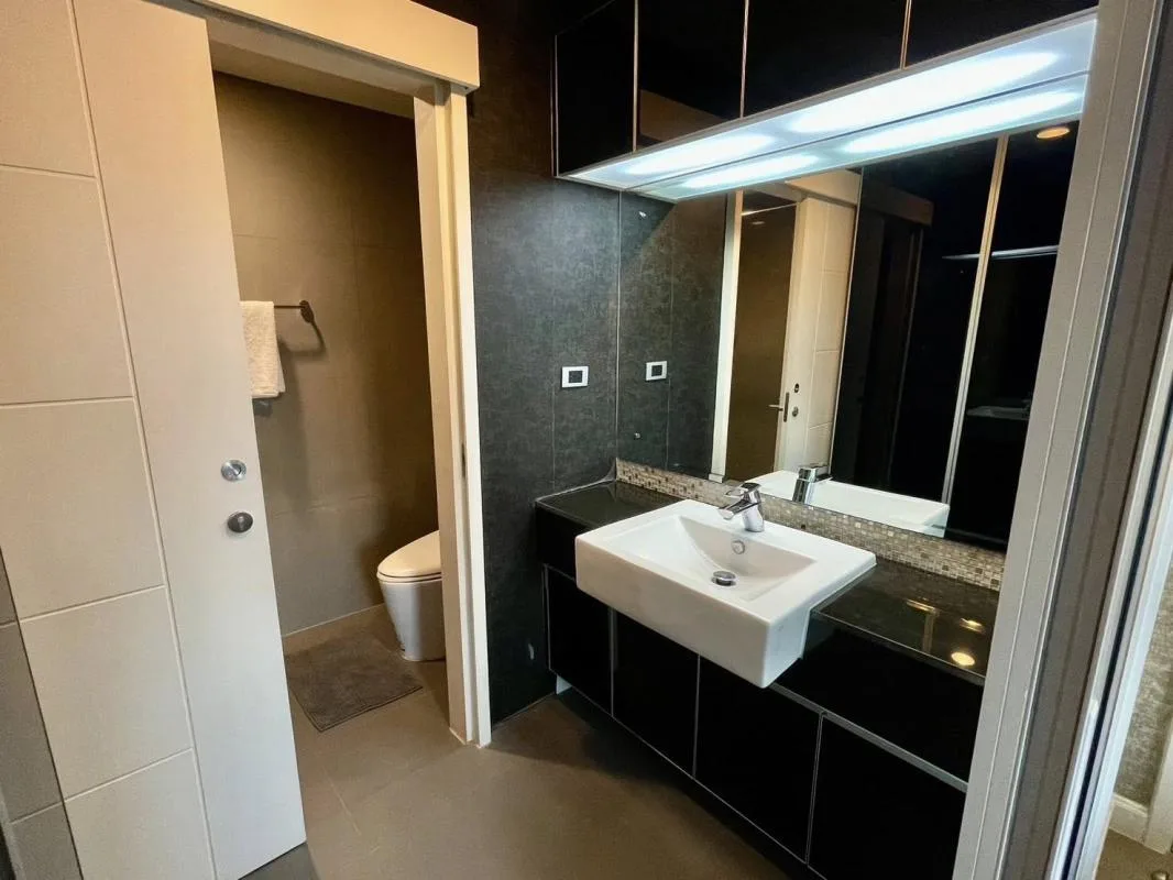 Property photos for The Crest Sukhumvit 34