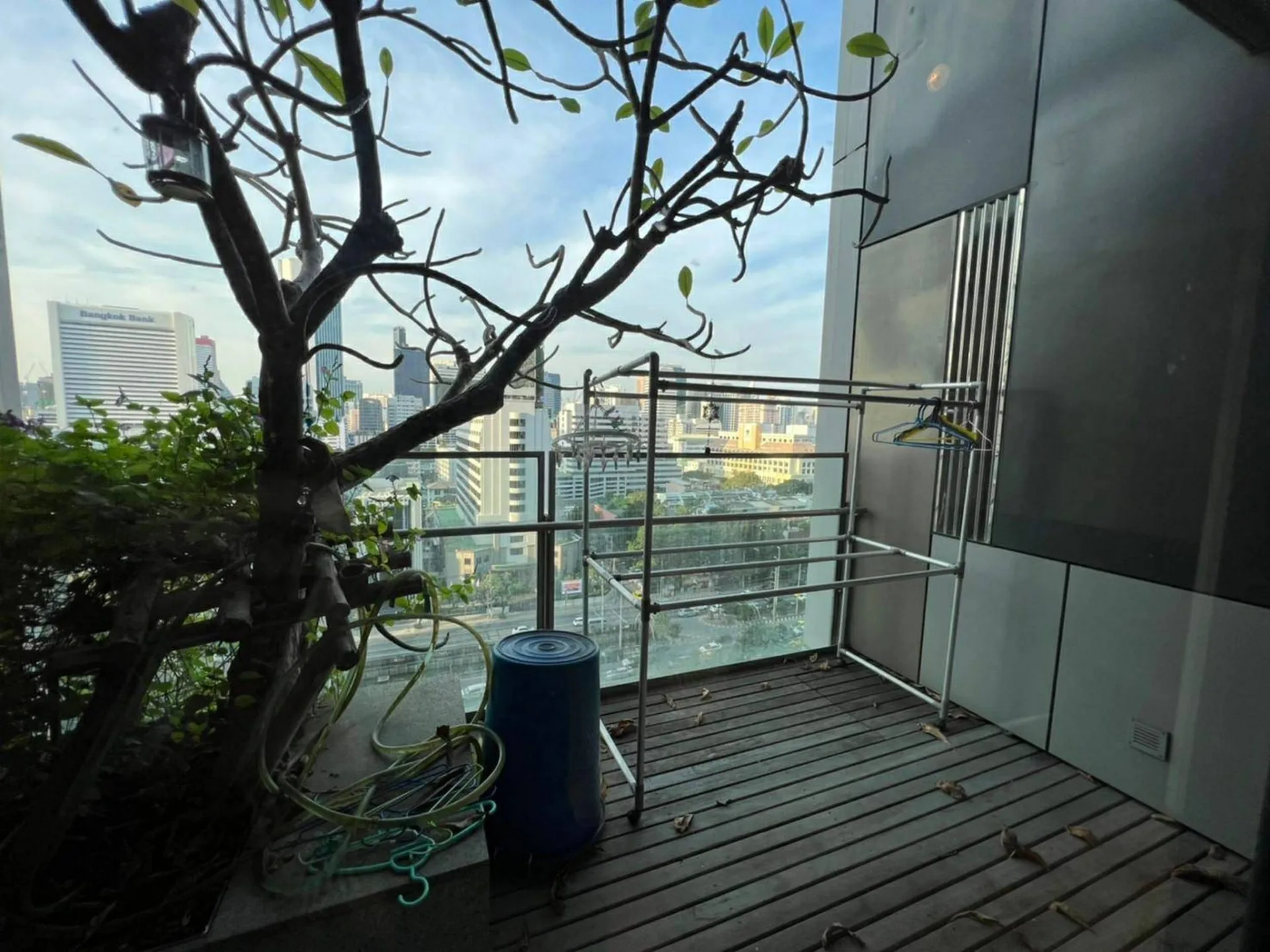 Property photos for The Met