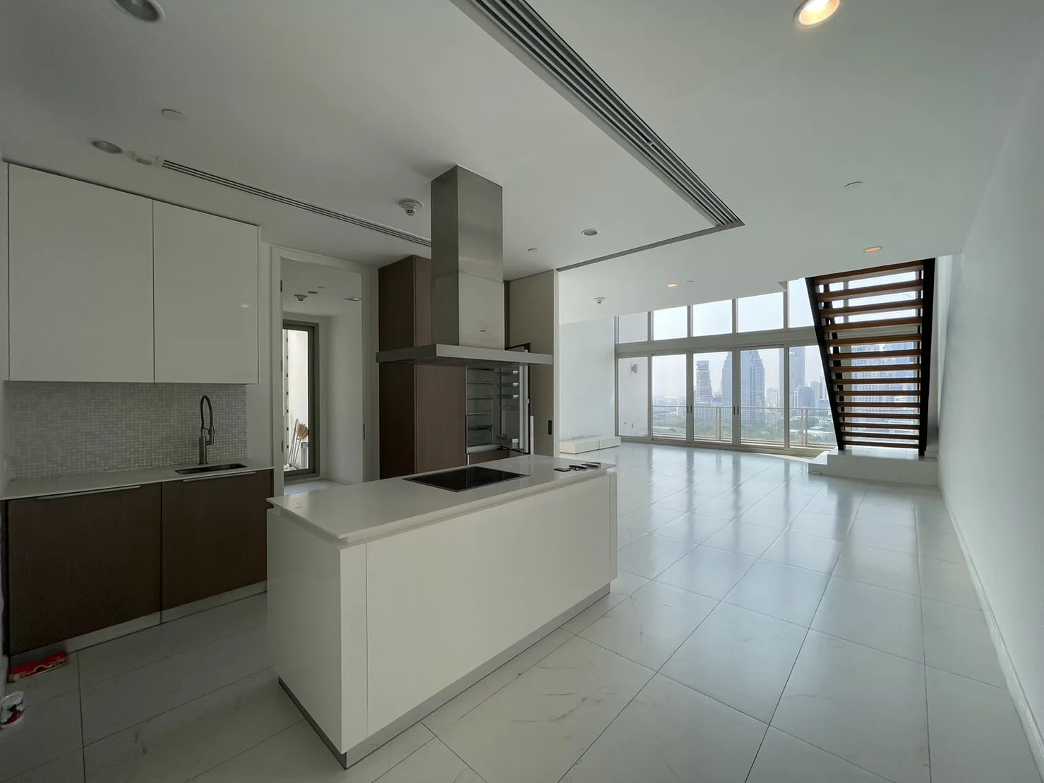 Property photos for 185 Rajadamri