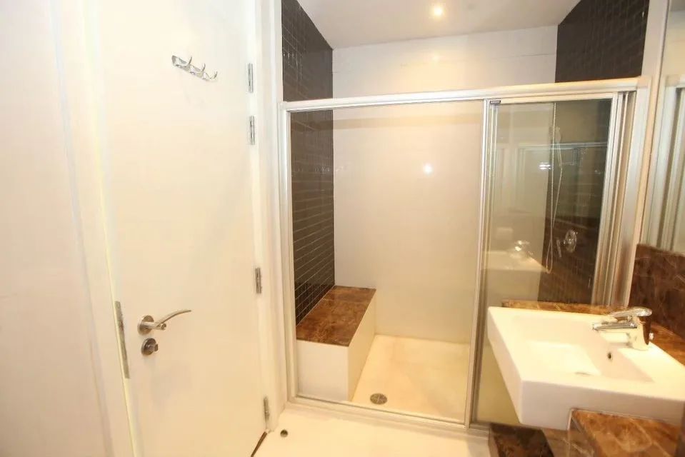 Property photos for Royal Residence Park