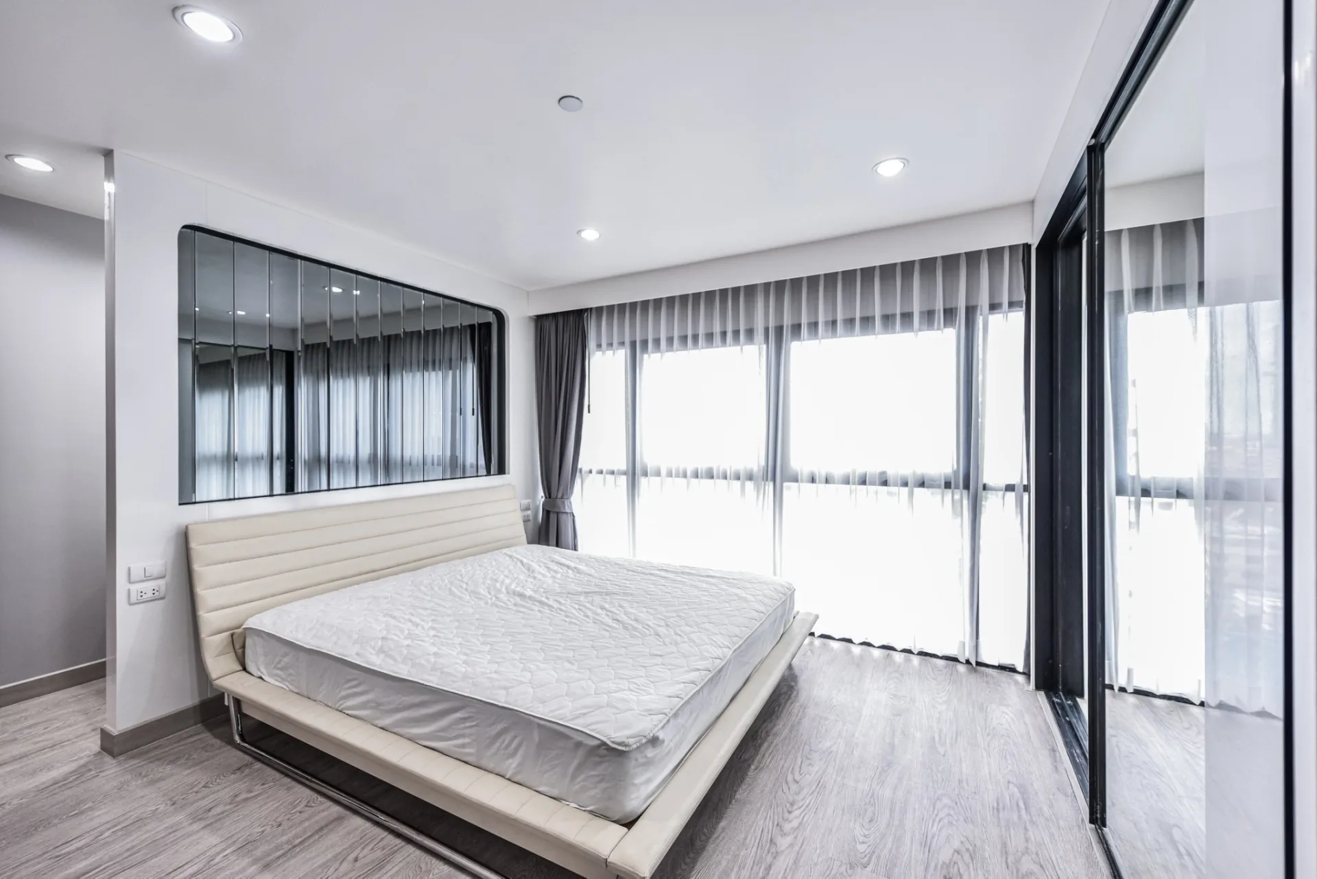Property photos for Sathorn Gardens
