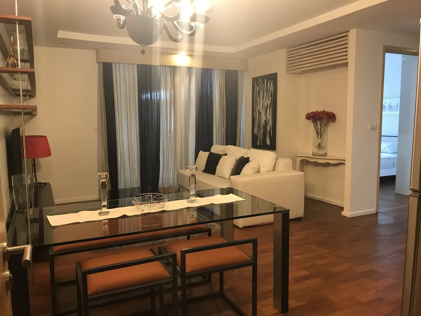 Property photos for Siri On 8