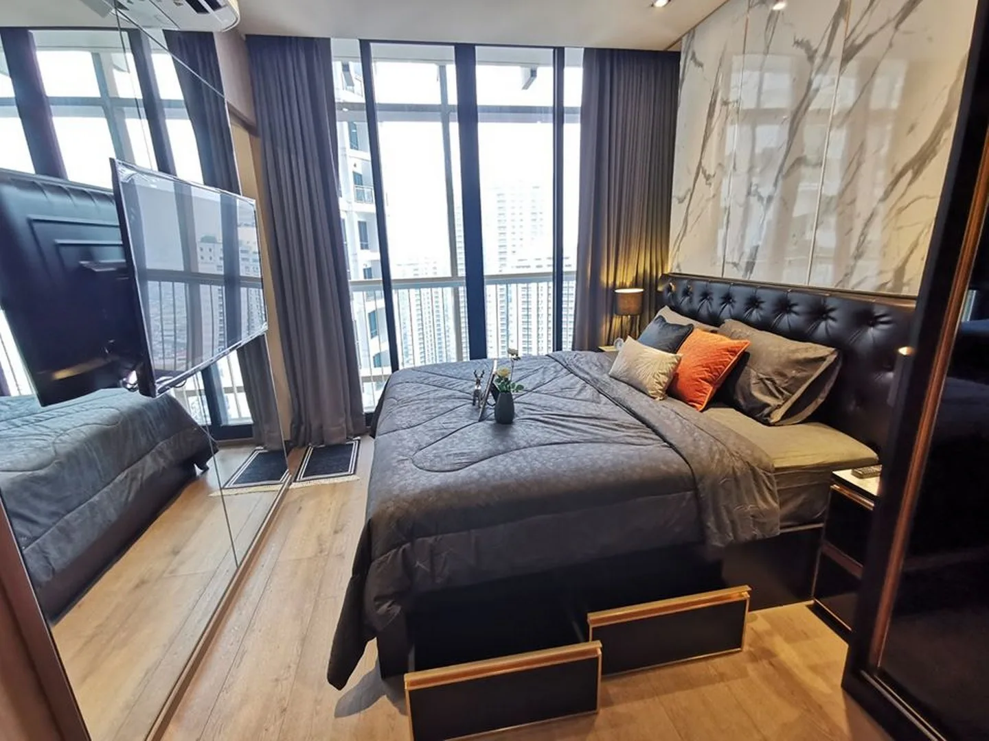 Property photos for Park Origin Phromphong