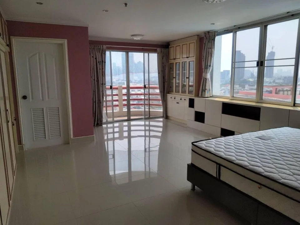 Property photos for Master View Executive Place