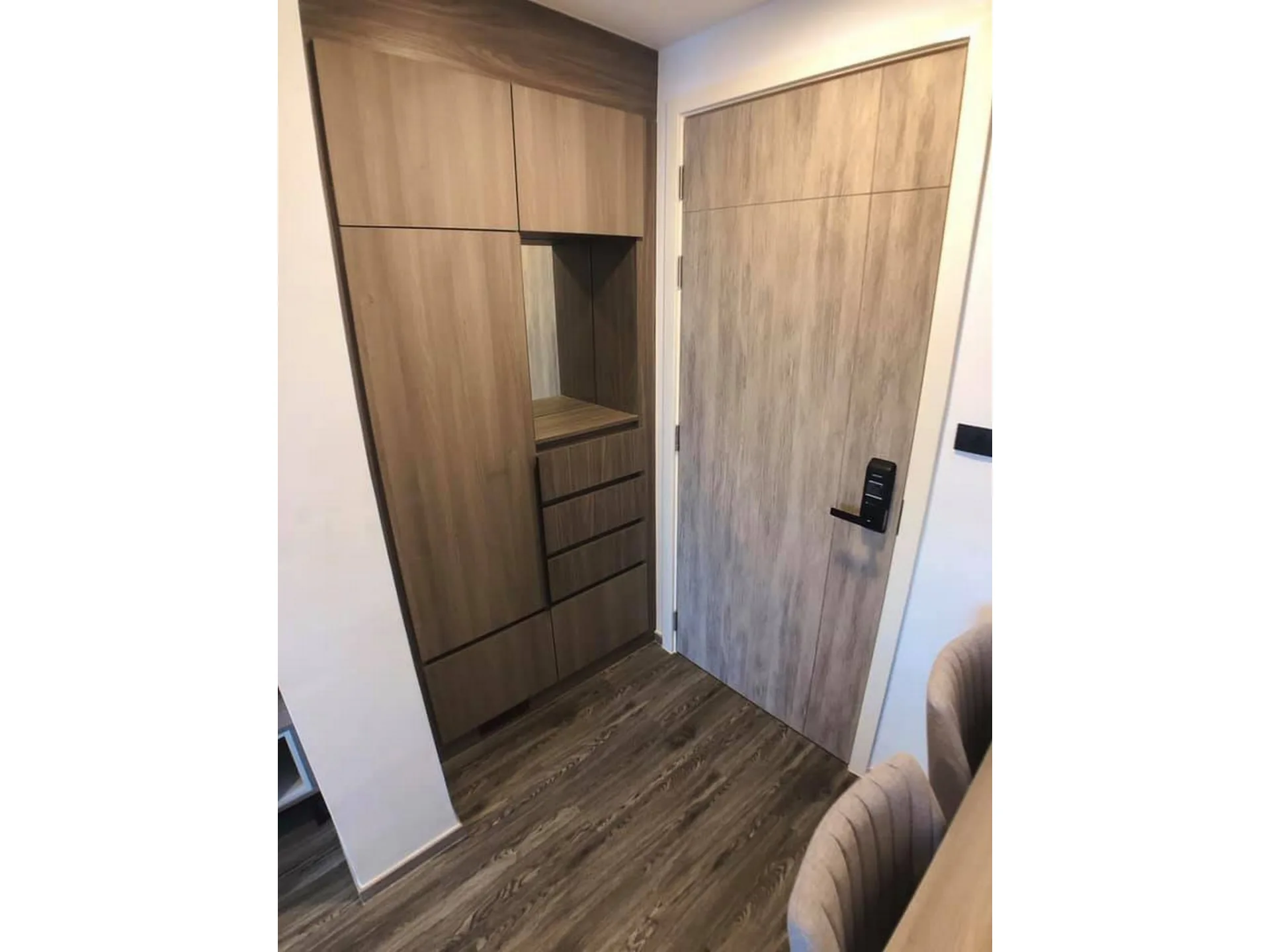 Property photos for Na Veera Phahol - Ari