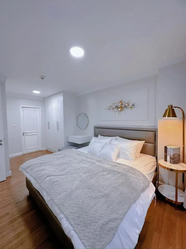 Property photos for The Clover Thonglor