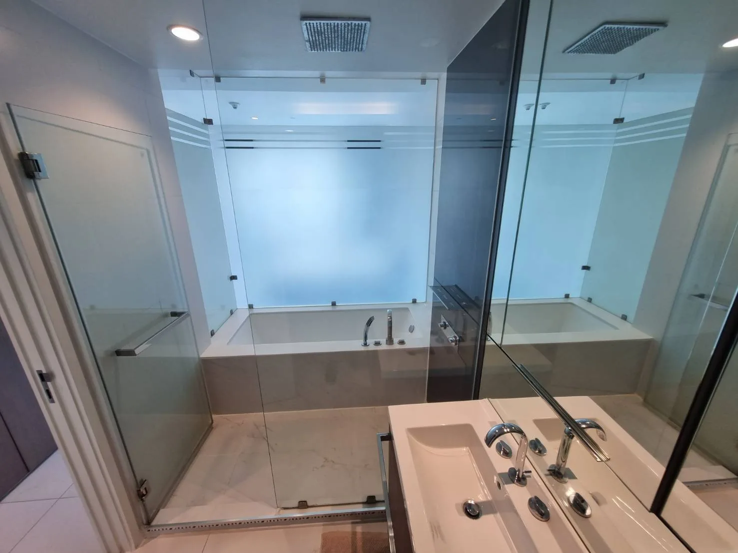 Property photos for 185 Rajadamri