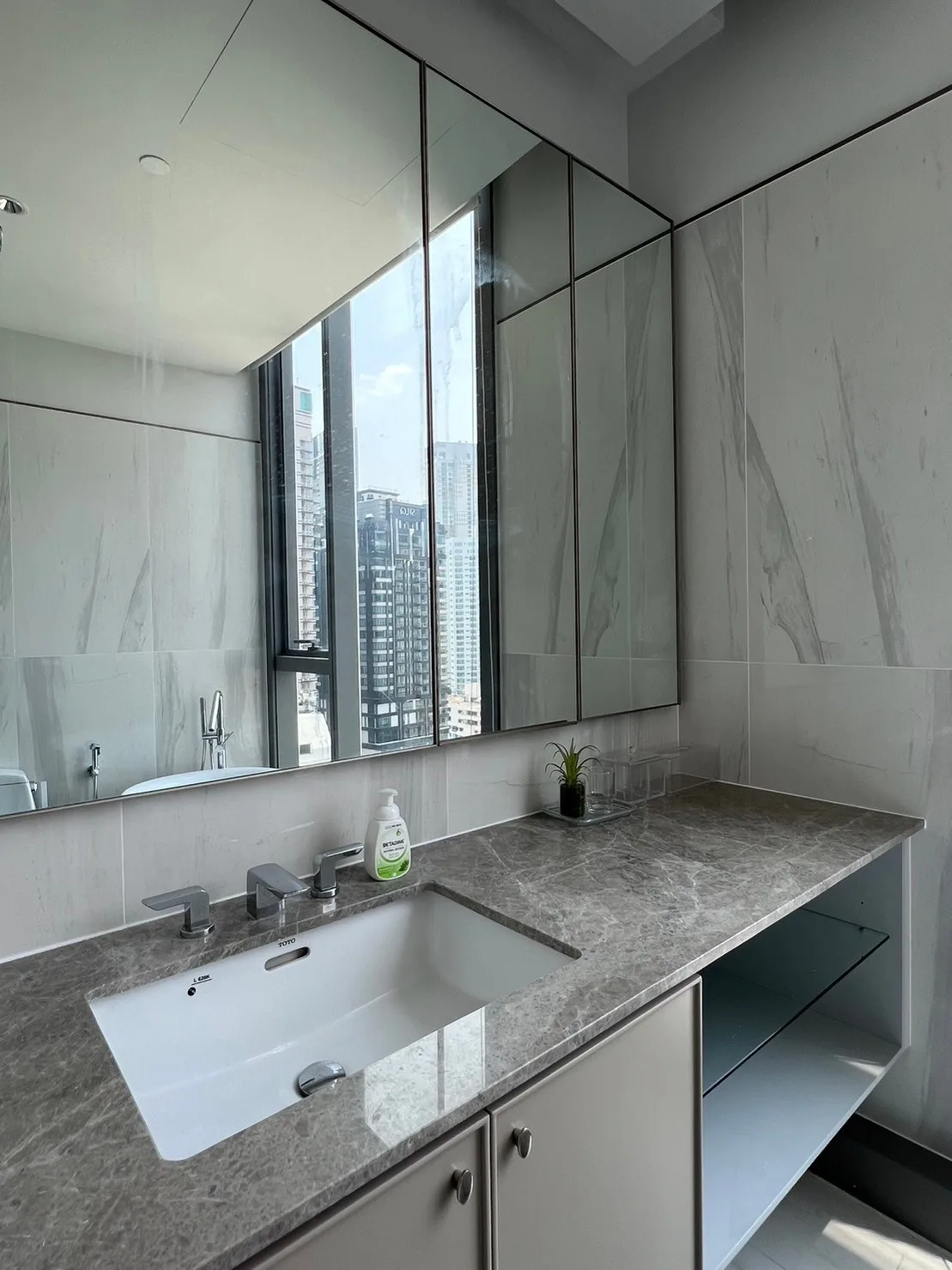 Property photos for Kraam Sukhumvit 26