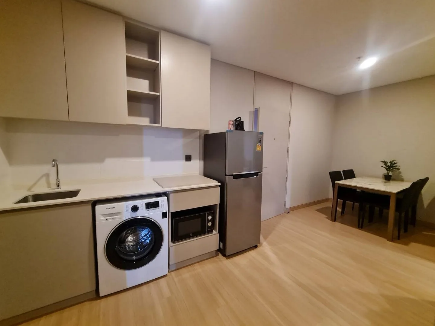 Property photos for Lumpini Suite Phetchaburi - Makkasan