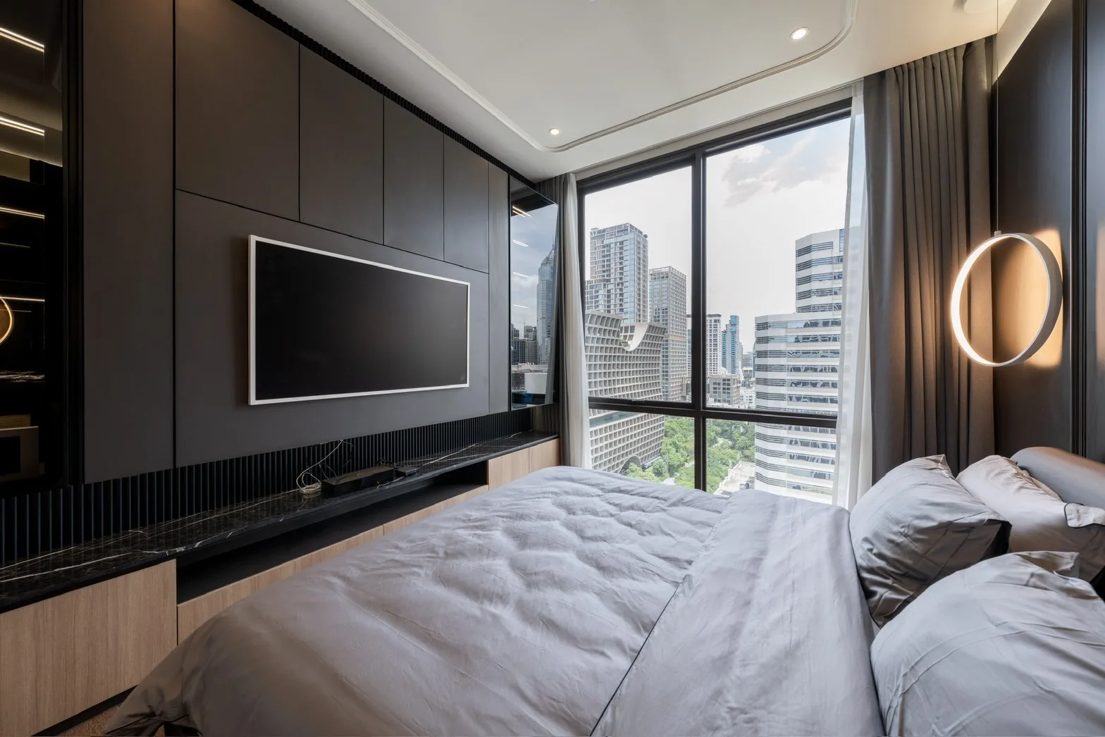 Property photos for Muniq Langsuan