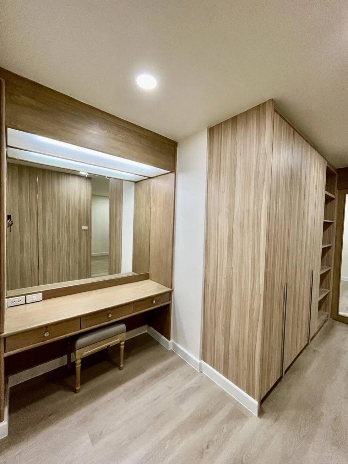 Property photos for Fifty Fifth Tower