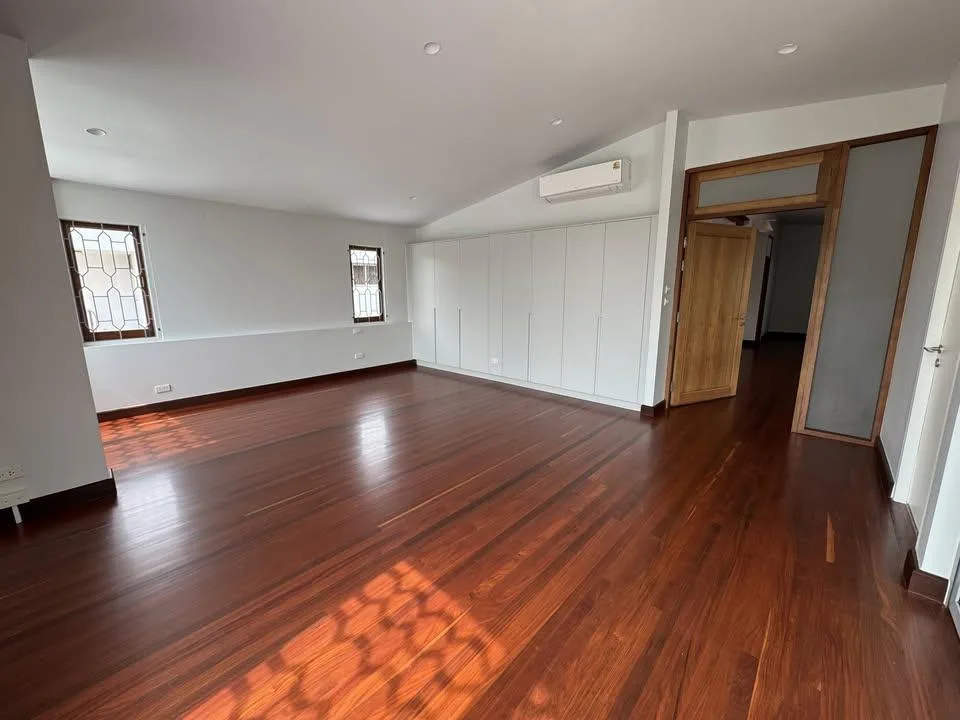 Property photos for Single House Ekk. 6