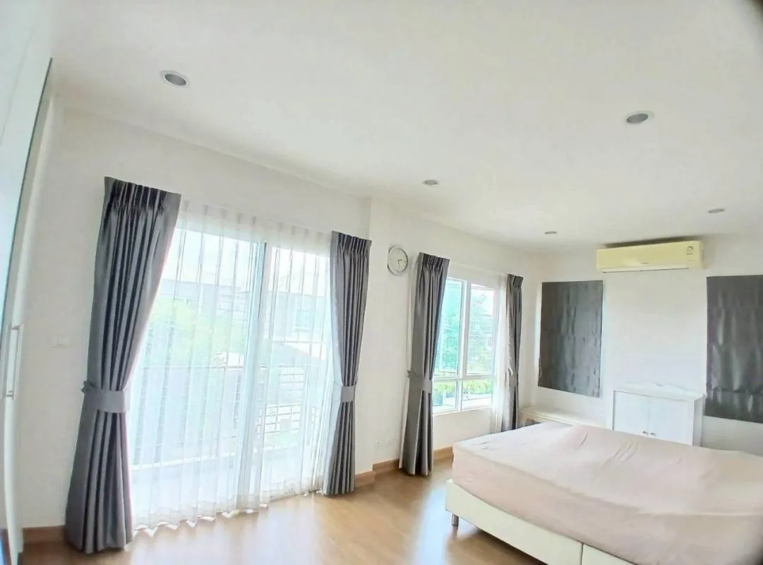 Property photos for The Centro Watcharapol