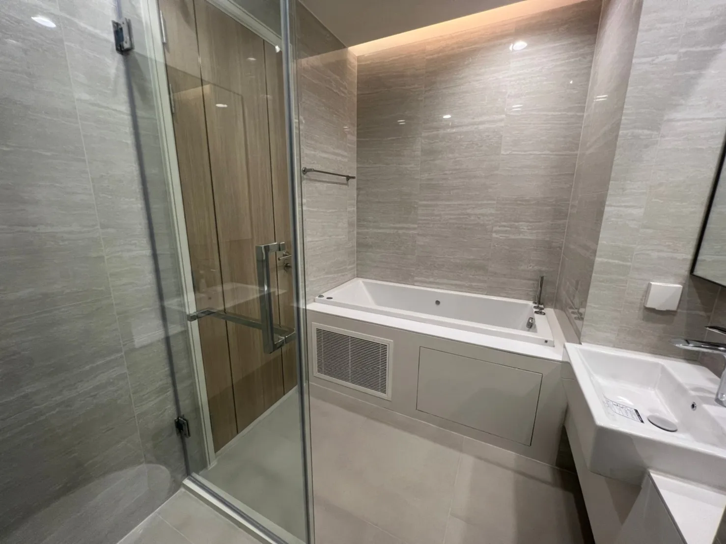 Property photos for Anil Sathorn 12