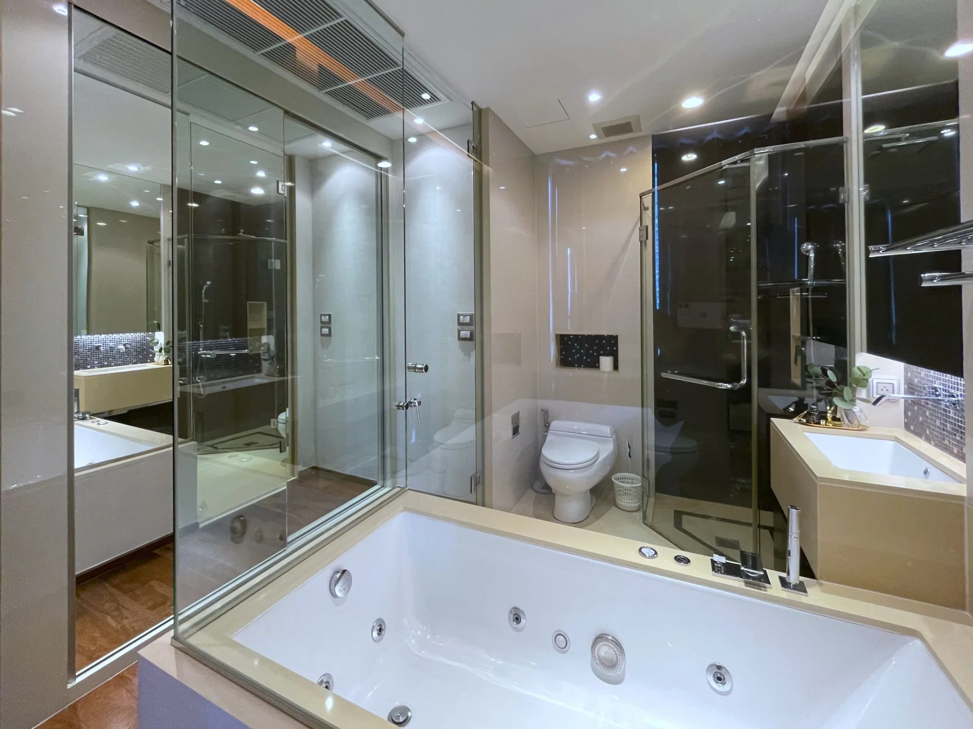 Property photos for The Address Sukhumvit 28