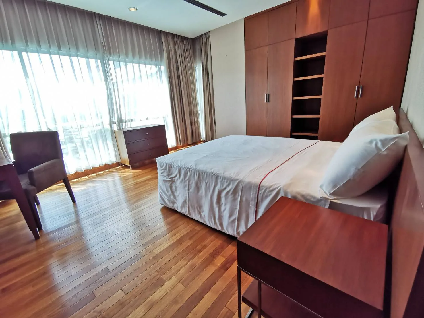 Property photos for Royal Residence Park
