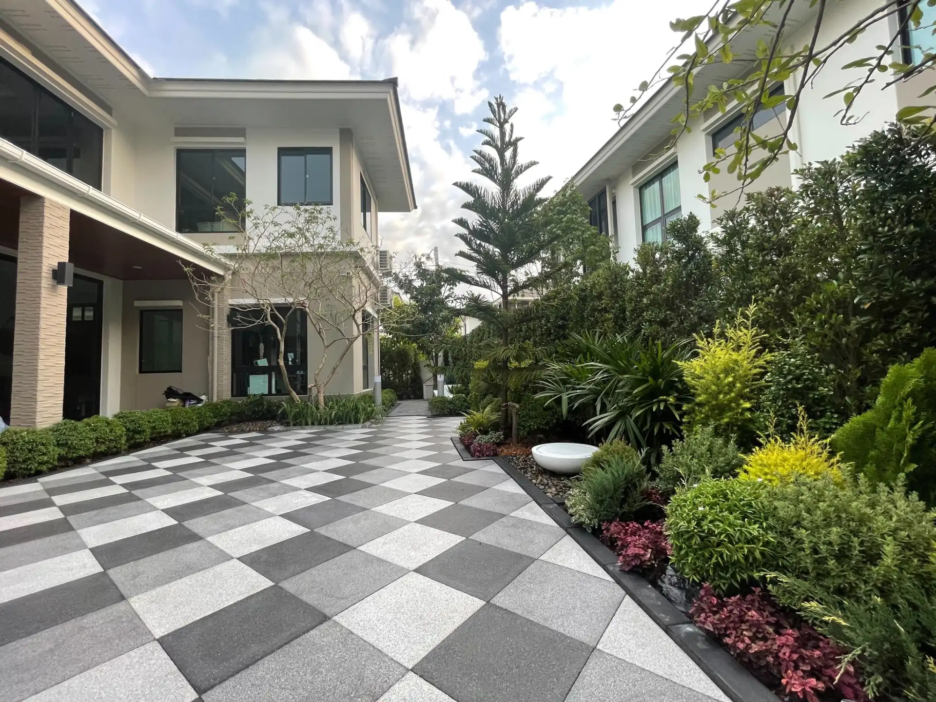 Property photos for Prinn Sathorn-Ratchaphruek