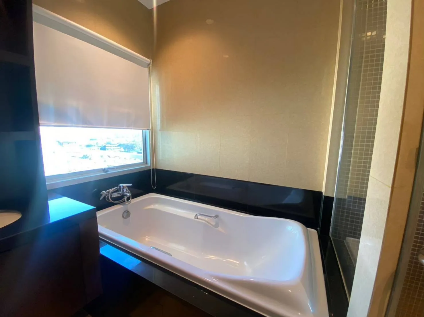 Property photos for Royal Residence Park
