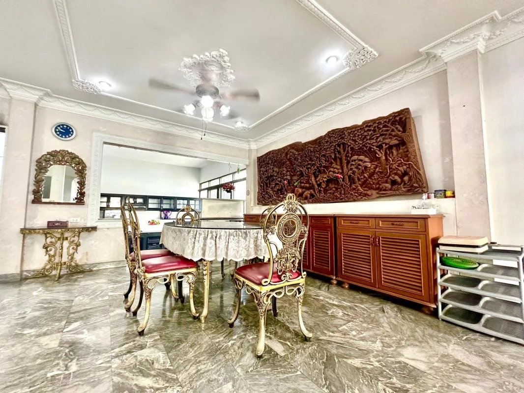 Property photos for Single House 4/109
