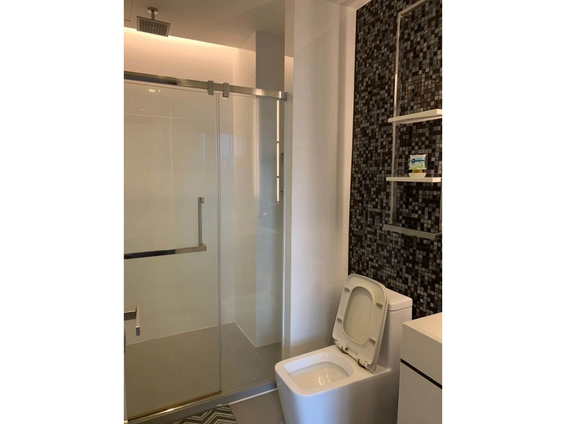 Property photos for The Room Sukhumvit 69