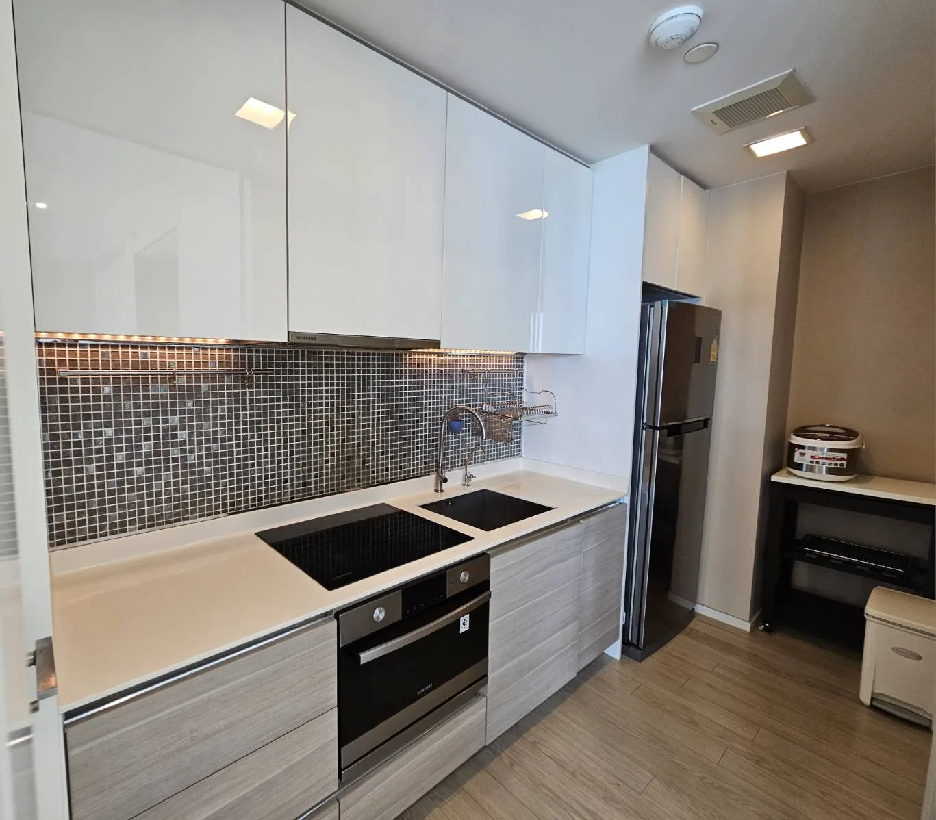 Property photos for The Room Sukhumvit 21