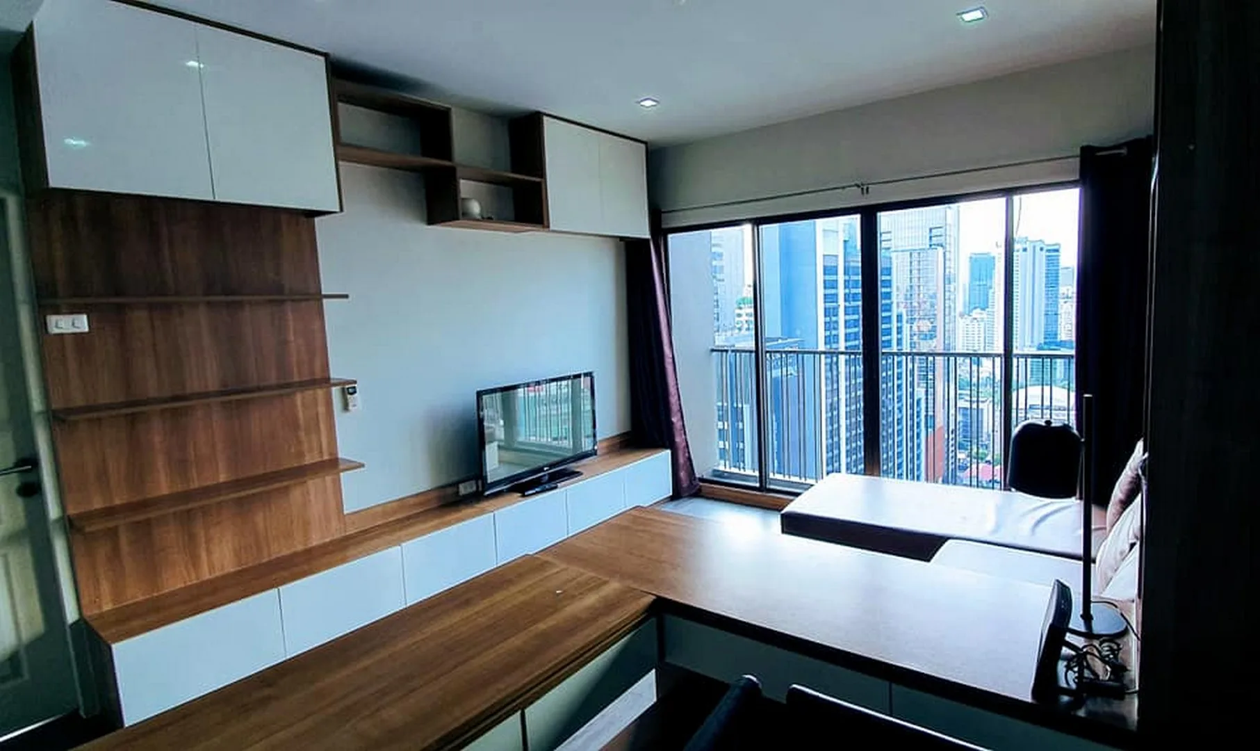 Property photos for Noble Refine