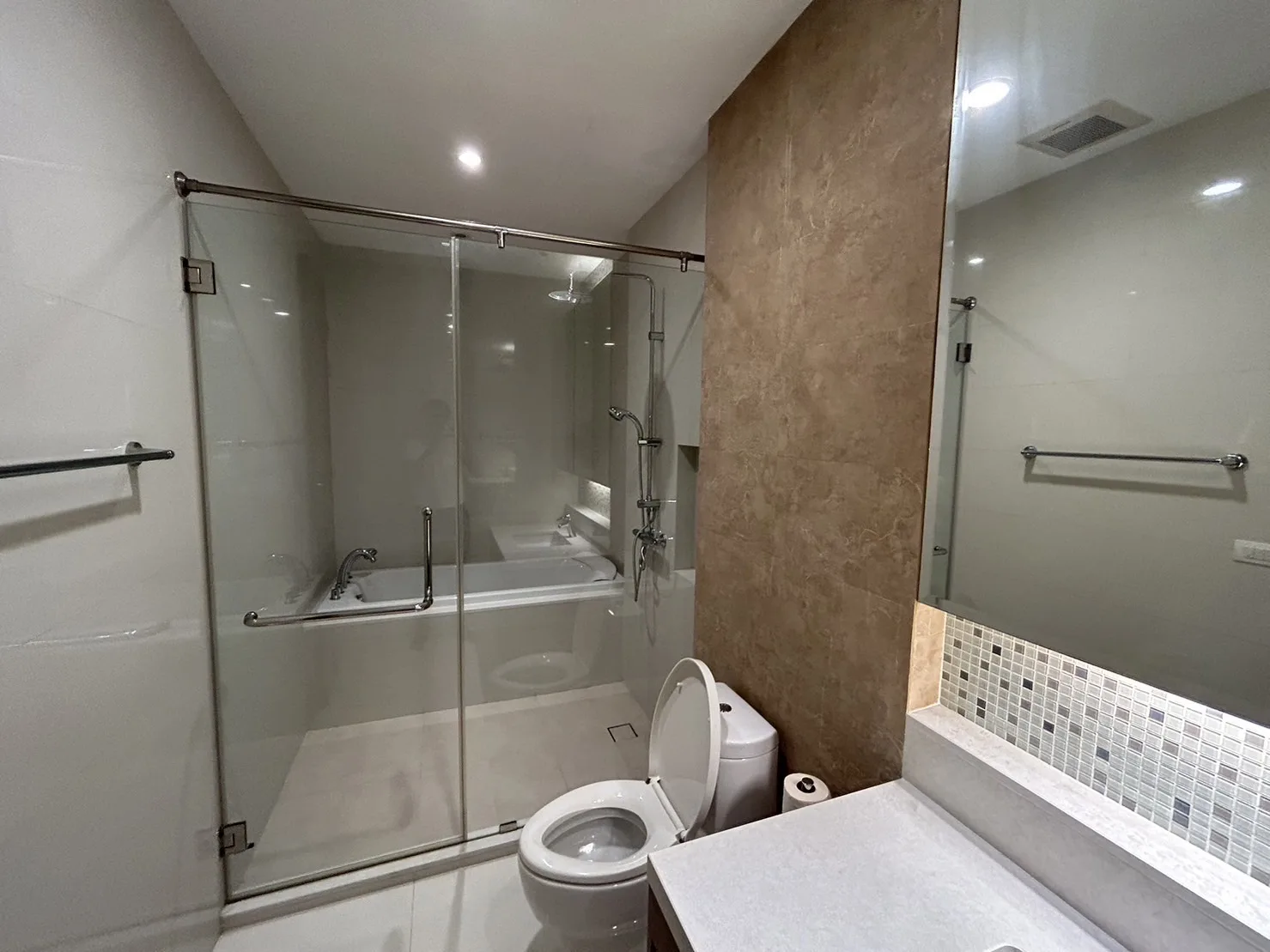 Property photos for Bright Sukhumvit 24