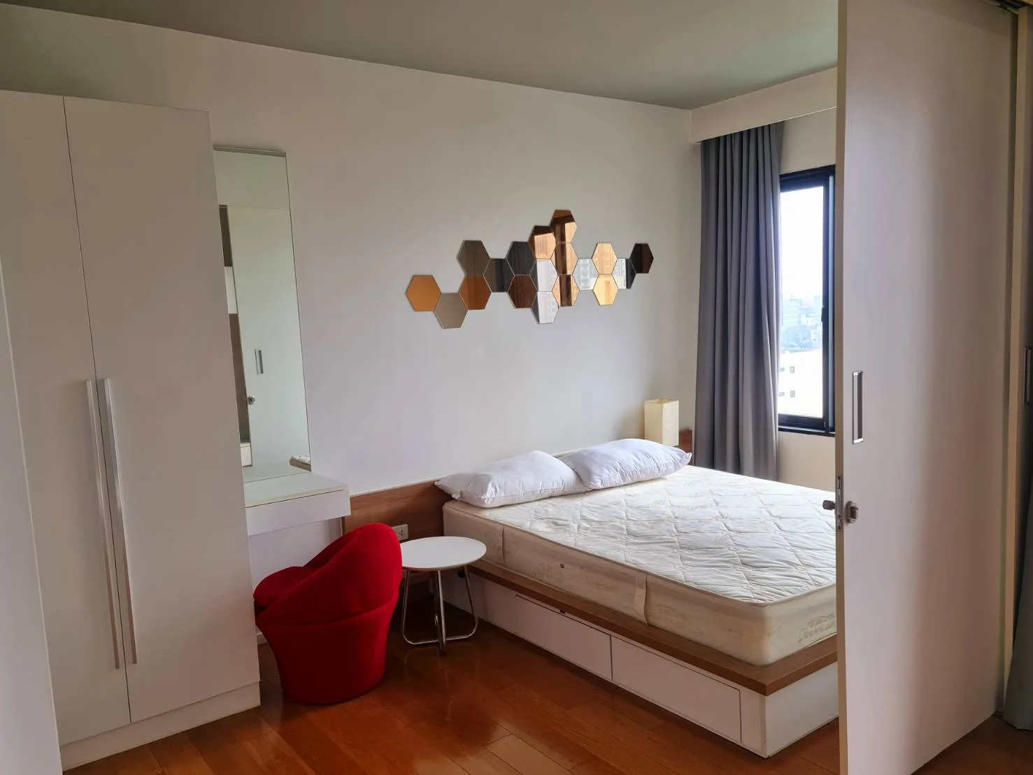 Property photos for Blocs 77